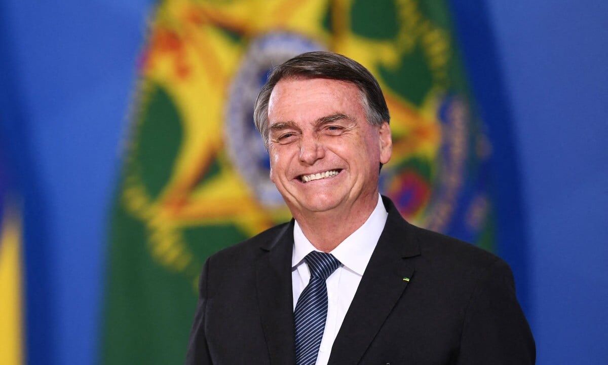 STF INCENDEIA O BRASIL - Moraes decreta prisão domiciliar de Bolsonaro
