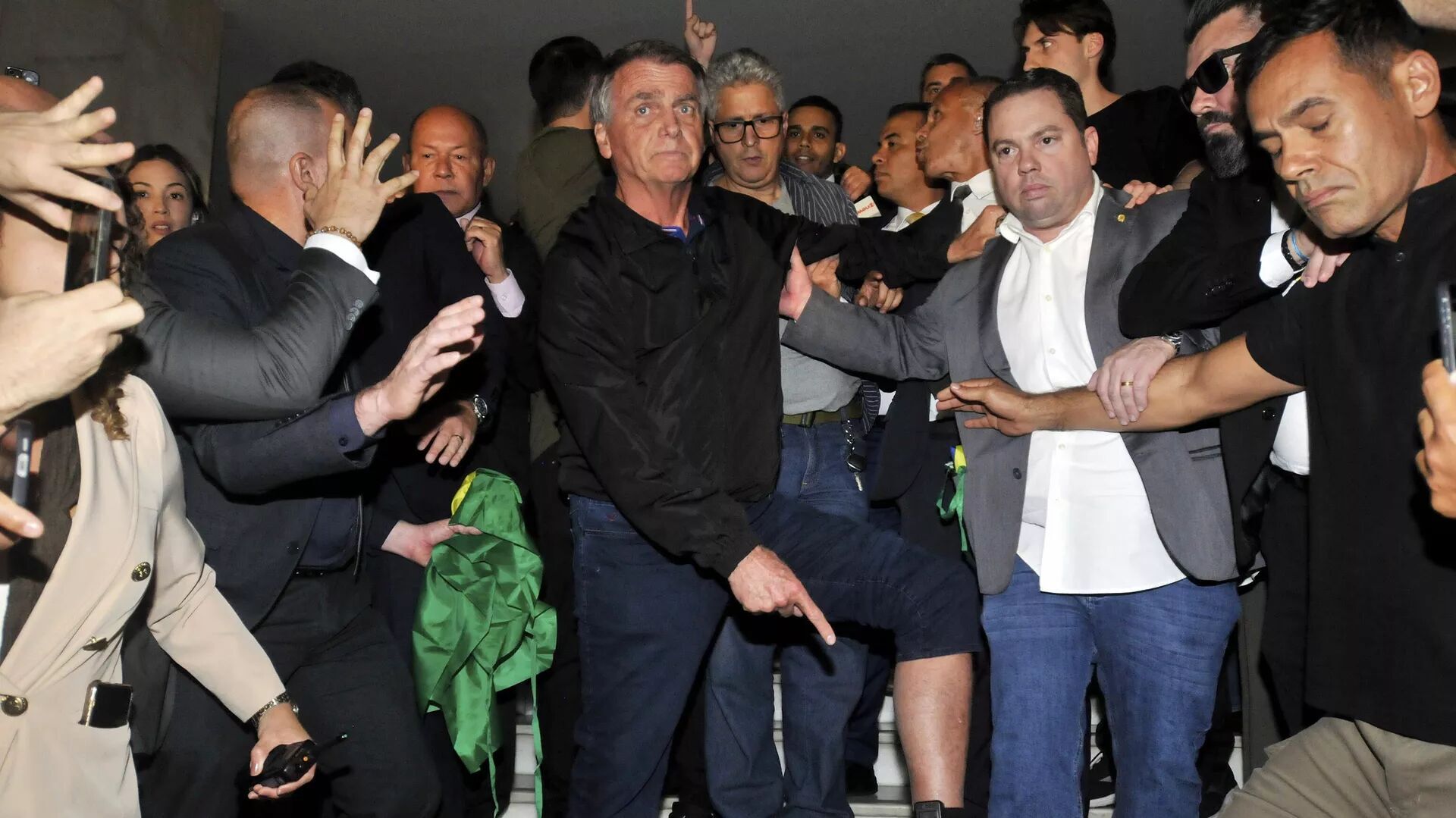 QUE DIZ SITE RUSSO - Bolsonaro calado, aliados em campo: qual o impacto da prisão domiciliar no jogo político do Brasil?
 