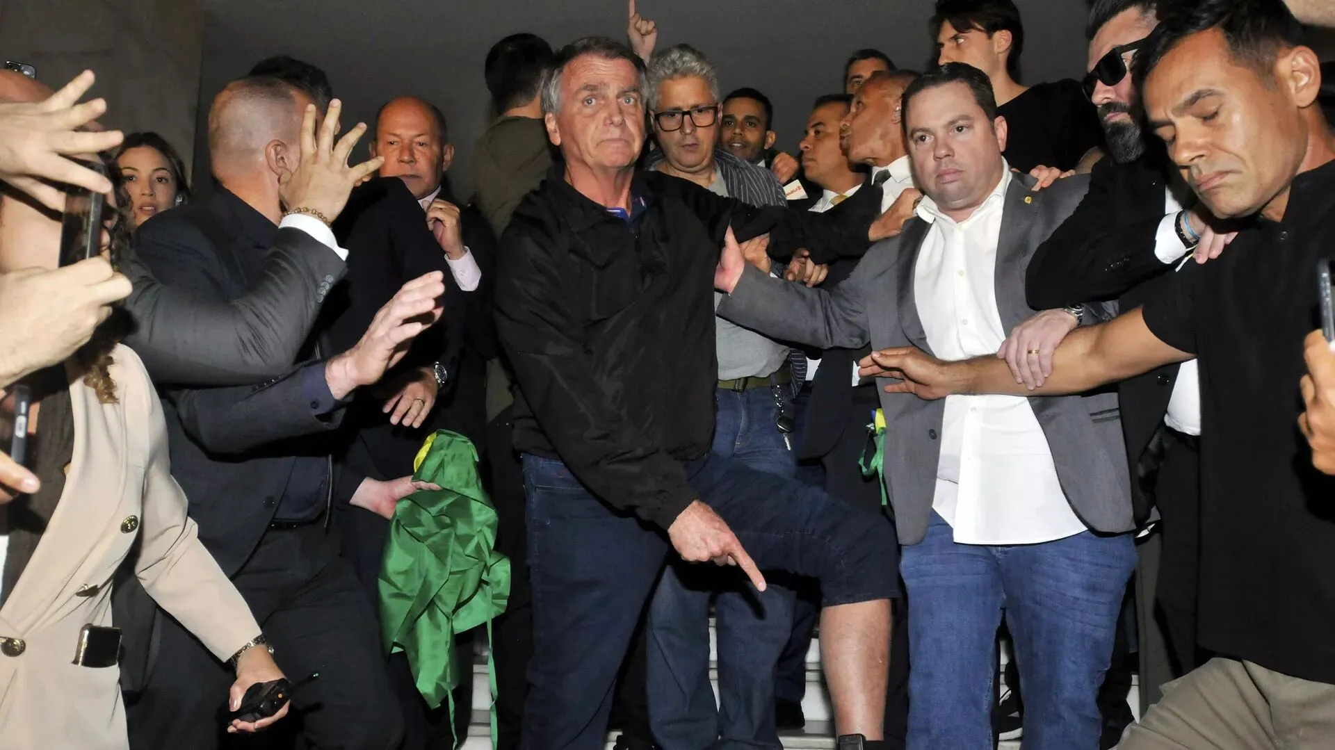 QUE DIZ SITE RUSSO - Bolsonaro calado, aliados em campo: qual o impacto da prisão domiciliar no jogo político do Brasil?
 