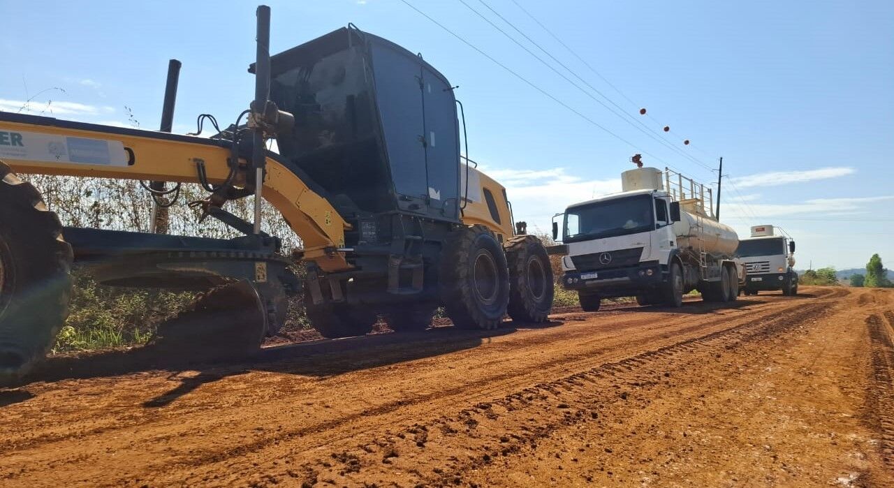 A PEDIDO DO PRESIDENTE DA ALE - DER inicia a recuperação da RO-459 entre Alto Paraíso e o Bom Futuro
