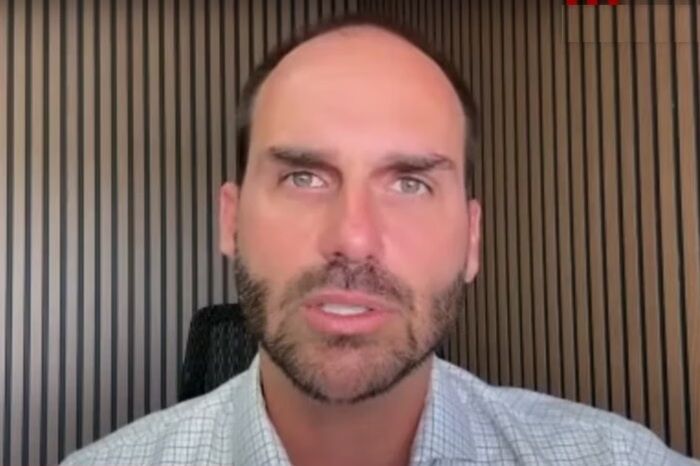 O CERCO SE FECHA - Eduardo Bolsonaro articula sanções de Europa e Mercosul contra Moraes