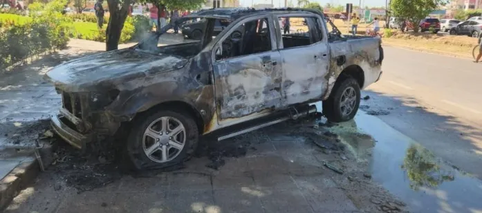 TERROR NA ROÇA -Em Rondônia, criminosos invadem fazenda, fazem empresário refém e tocam fogo em caminhonete

