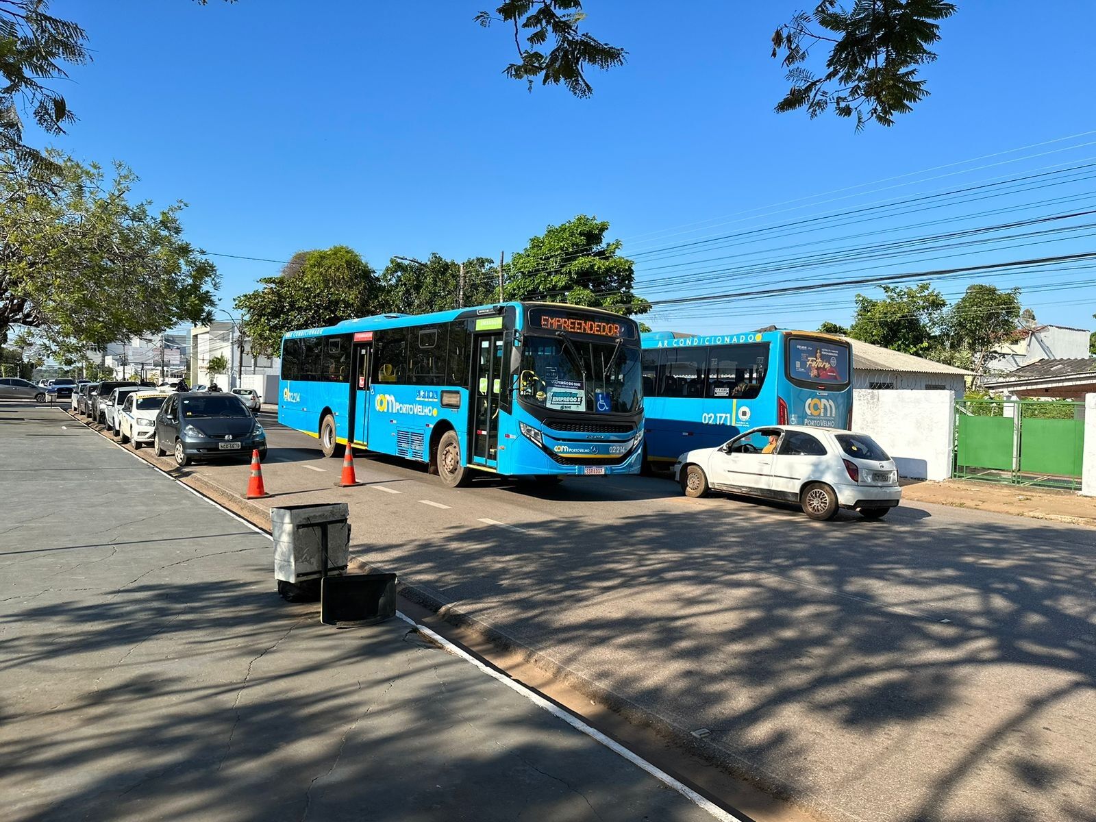 Prefeitura disponibiliza transporte gratuito durante o Feirão do Emprego no Ginásio Cláudio Coutinho