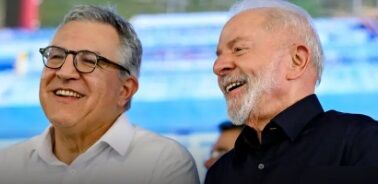 NÃO FALE MAL DE DITADURAS - Lula defende Mais Médicos e relação com Cuba após sanção dos EUA