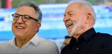 NÃO FALE MAL DE DITADURAS - Lula defende Mais Médicos e relação com Cuba após sanção dos EUA