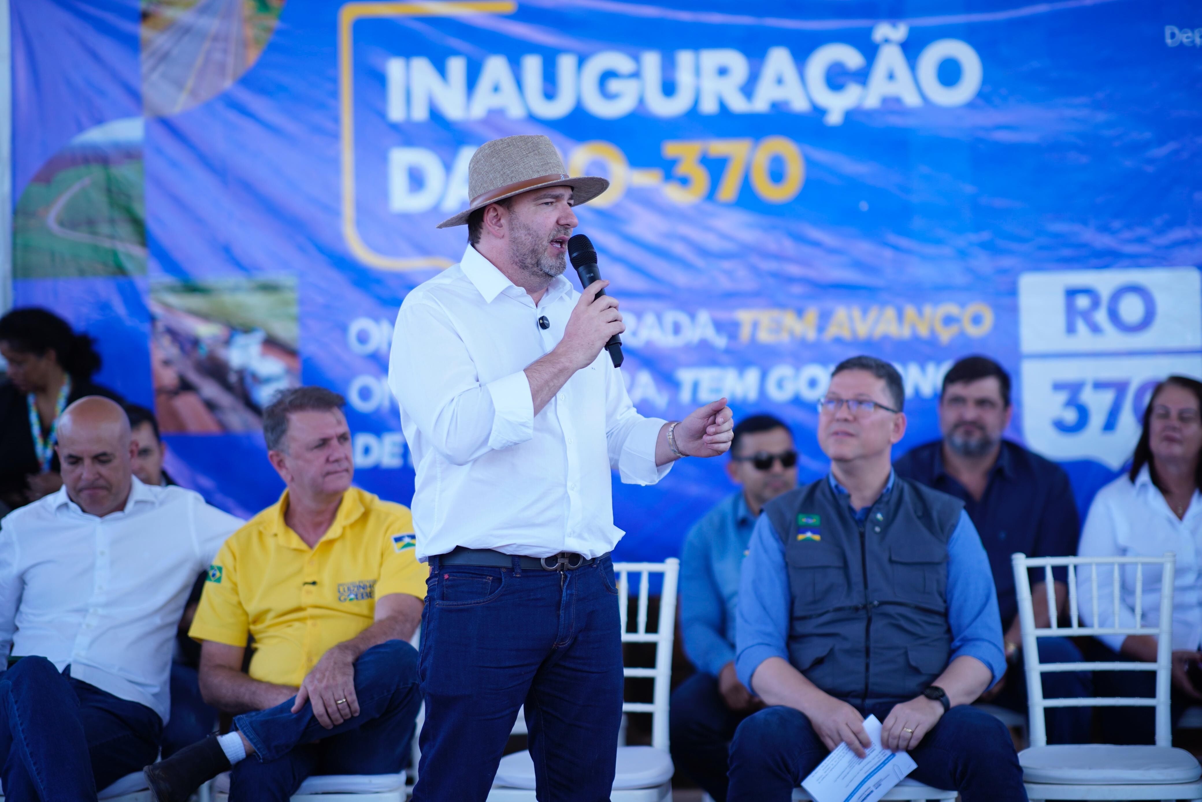 R$ 300 MILHÕES - Presidente da Assembleia Legislativa comemora entrega da RO-370, a Rodovia do Boi, em Corumbiara