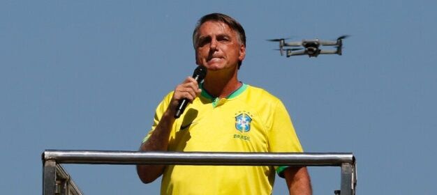 Atlas/Intel - Maioria da população é contra a prisão de Bolsonaro