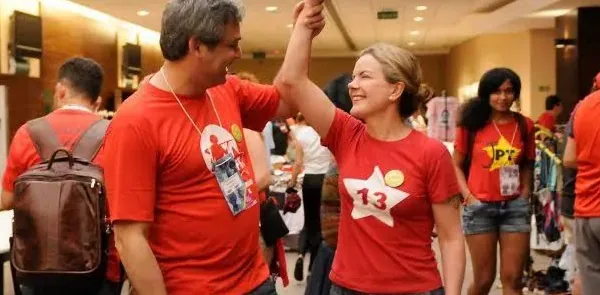 'COCHA' E 'LINDINHO' DERROTADOS - Justiça rejeita pedido de indenização de Gleisi Hoffmann e Lindbergh Farias contra Gustavo Gayer