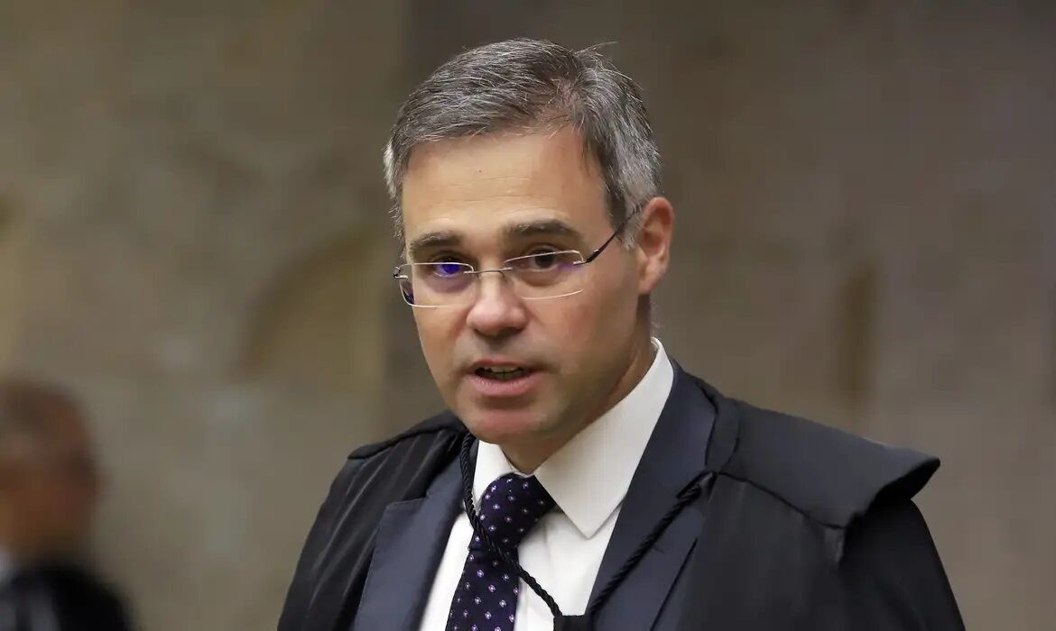 PAGAMENTO SEM INDENIZAÇÃO - STF suspende julgamento de acordo que garantiria ressarcimento imediato a aposentados do INSS