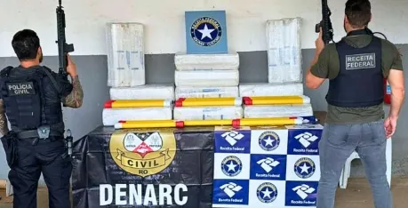 POLÍCIA CIVIL - CARGA DE “SKUNK” É APREENDIDA DURANTE FISCALIZAÇÃO NA BR-319 EM OPERAÇÃO CONJUNTA DO DENARC E RECEITA FEDERAL