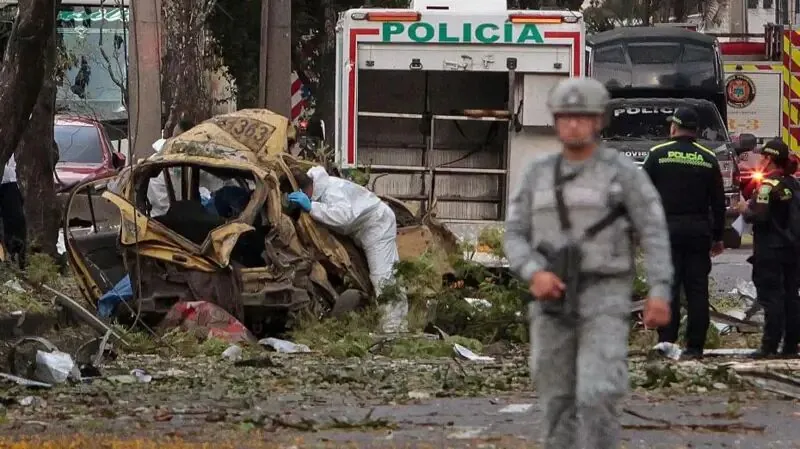 'DIA DE MORTE' - 6 perguntas para entender ataque a bomba em base militar e queda de helicóptero na Colômbia
