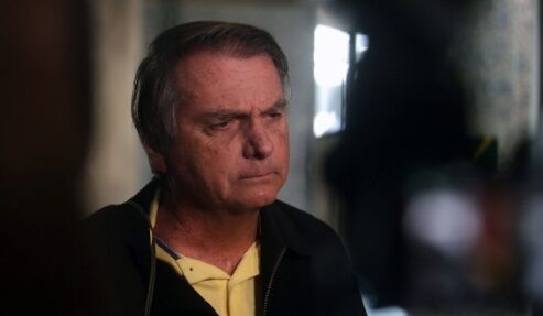 ASSASSINATO DE REPUTAÇÃO - PF Conclui que Pen Drive apreendido na residência de Bolsonaro continha arquivos sem relevância para inquérito