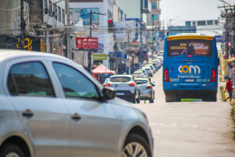 REGULARIZAÇÃO - Licenciamento anual de veículos com placa final 8 deve ser atualizado até 29 de agosto


