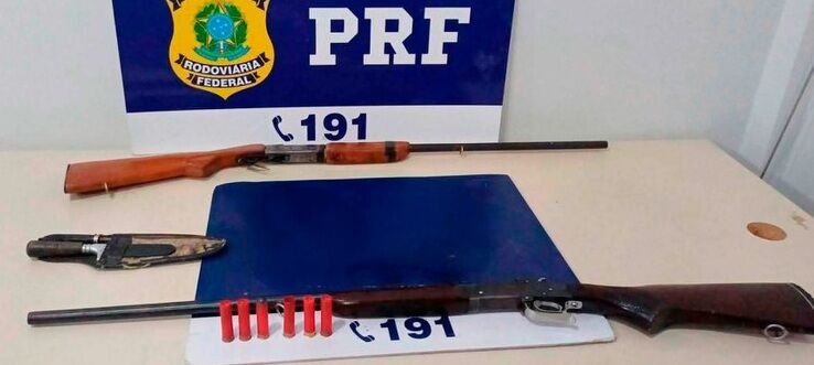 PORTE ILEGAL DE ARMA DE FOGO E MUNIÇÕES - PRF em Rondônia apreende armas e munições em Vilhena