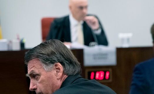 COM CRIME OU SEM CRIME - Plano de Moraes é mandar Bolsonaro cumprir pena na Papuda
