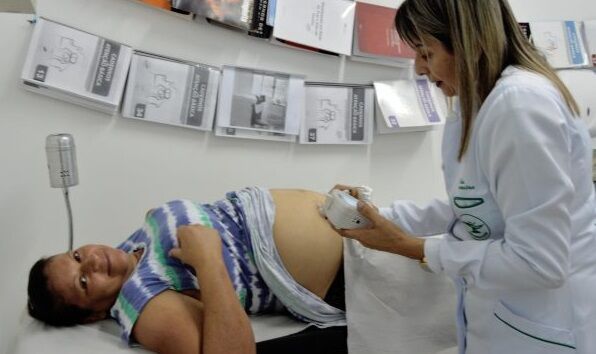 Médicos de Rondônia aprovam greve após impasse com o governo ameaçando cortar verbas da saúde