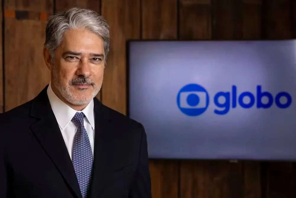 MERGULHO NO ABISMO DO ESQUECIMENTO - William Bonner anuncia saída do Jornal Nacional após 29 anos; César Tralli assume bancada