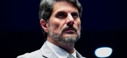VAI CUIDAR DA SAÚDE - Senado oficializa afastamento de Marcos do Val por 115 dias