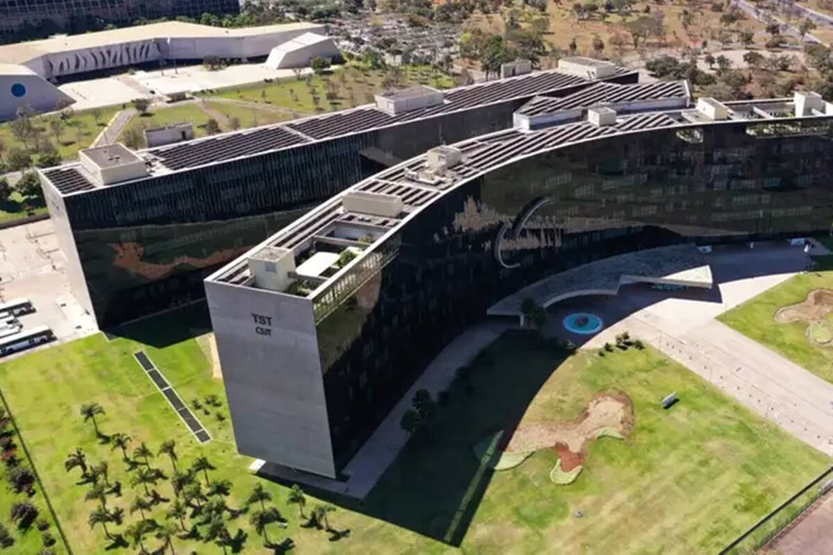 É ROUBO, É CRIME - TST tem contrato de R$ 8,6 milhões para “faz-tudo VIP” de ministros