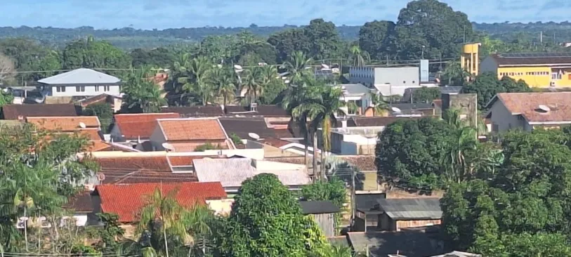 AGORA, É MEU - Governo de RO leva segurança jurídica aos moradores do Bairro Costa e Silva com Certidão de Titularidade dos imóveis

