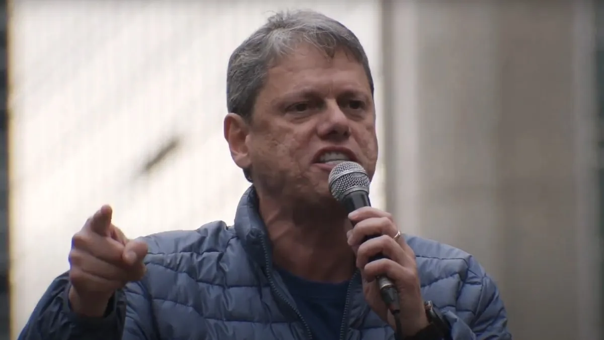 CORAJOSO E CERTEIRO - Centrão entra em alerta após discurso de Tarcísio contra Moraes

