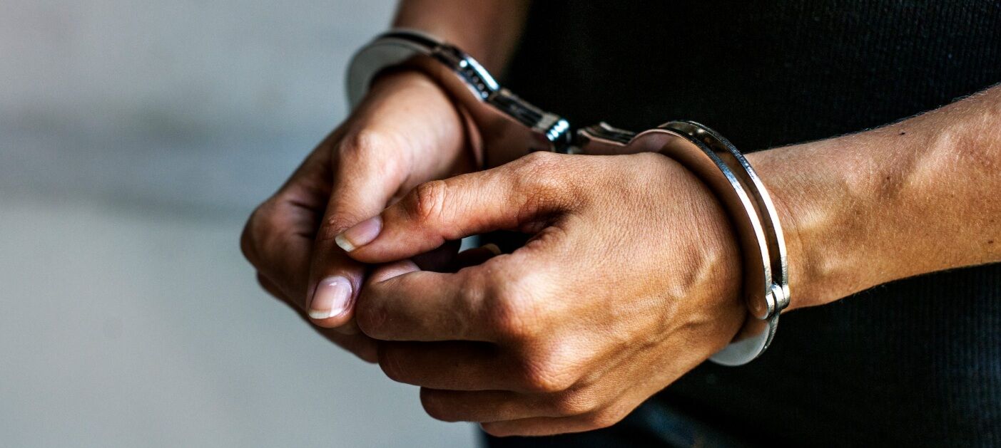 DEU A MAIOR BANDEIRA - Polícia Militar captura mulher com mandado de prisão durante patrulhamento no Centro de Porto Velho 
