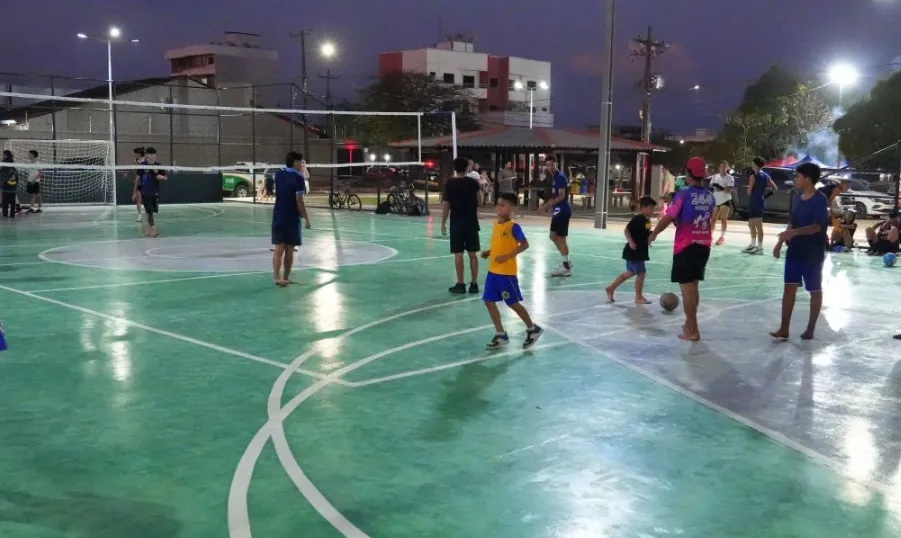 ESPORTE E LAZER - Praça Marise Castiel, no bairro Alphaville, é entregue à comunidade
