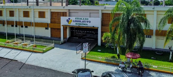 EDUCAÇÃO FINANCEIRA - Deputada Dra. Taíssa anuncia cursos gratuitos em parceria com a Escola do Legislativo em Guajará-Mirim

