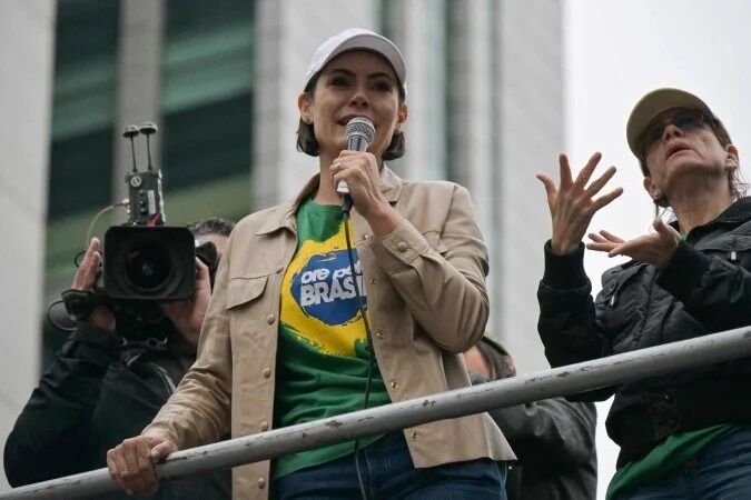 'JUSTIÇA SOBRE A VINGANÇA' - Michelle se pronuncia após voto de Fux pela absolvição de Bolsonaro
 

