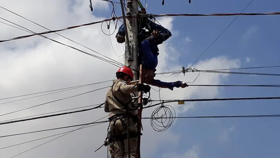 Eletricista morre após sofrer descarga elétrica em Porto Velho