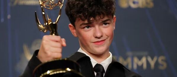 PREMIAÇÃO - Emmy 2025 é dominado por 'Adolescência' e 'O Estúdio'; veja todos os vencedores
