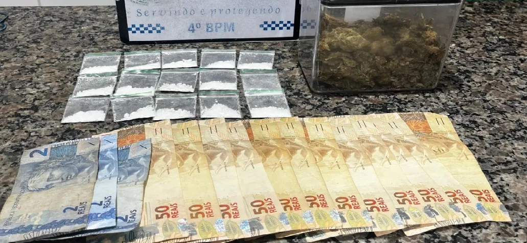 ENTREGA A DOMICÍLIO - PM de Rondônia desarticula esquema de “delivery” de drogas em Cacoal 

