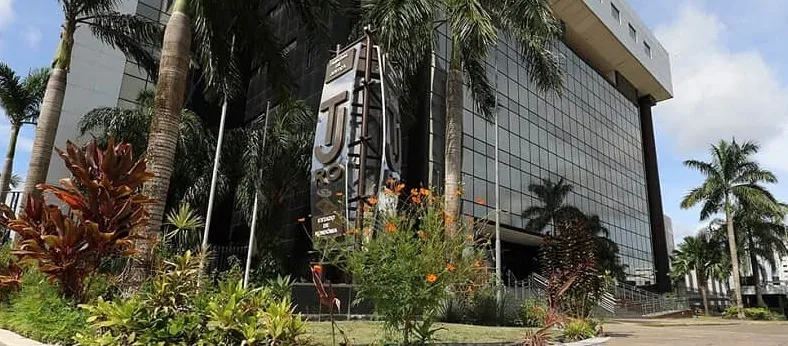 MAIS 'PENDURICALHO' E PRIVILÉGIOS - ALE-RO aprova projeto que restabelece contagem de tempo de serviço no TJRO 
