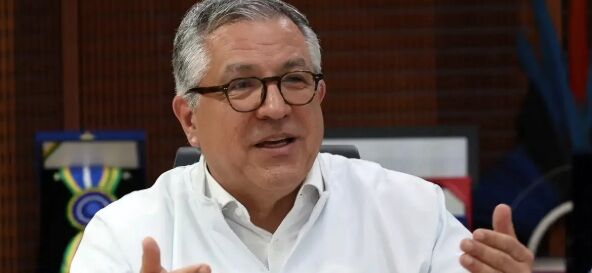 VERGONHA! CIRCULAÇÃO RESTRITA - Padilha cancela ida aos EUA após restrições impostas pelo governo


