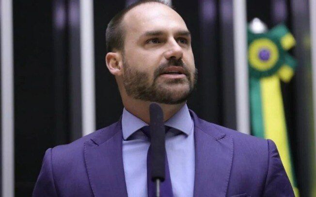DENUNCIADO - PGR denuncia Eduardo Bolsonaro por coação com os EUA