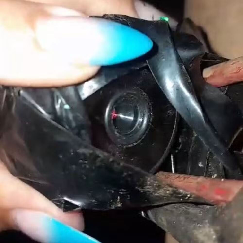 CRIME GRAVE - Mulher encontra câmera escondida em banheiro de casa alugada em Rondônia