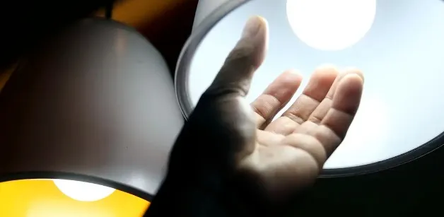 PÉSSIMA NOTÍCIA - Conta de luz terá bandeira vermelha patamar 1 em outubro

