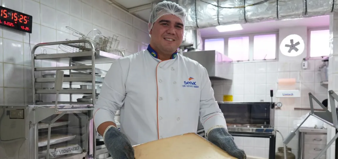 NA ORDEM, SEM TUMULTO - Fatias do bolo de 111 metros serão distribuídas por voluntários de forma organizada

