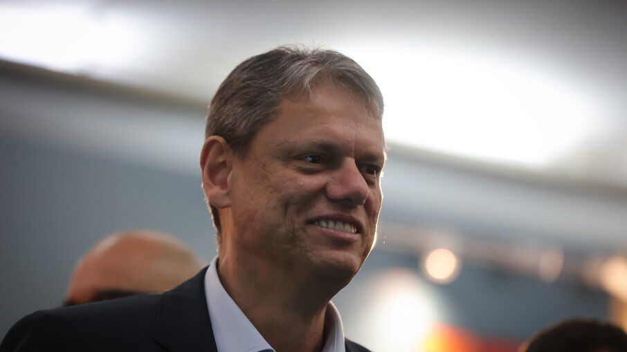 DESISTIU - Tarcísio de Freitas desiste da disputa presidencial por divisão da direita
