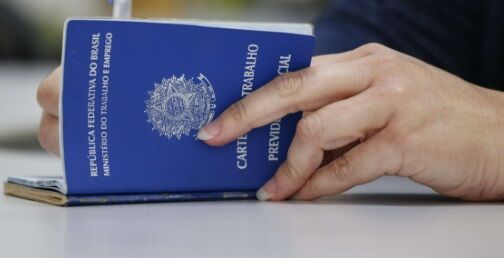CRESCIMENTO RABO-DE-CAVALO - Brasil cria 147,3 mil empregos formais em agosto, menor patamar para o mês desde 2020


