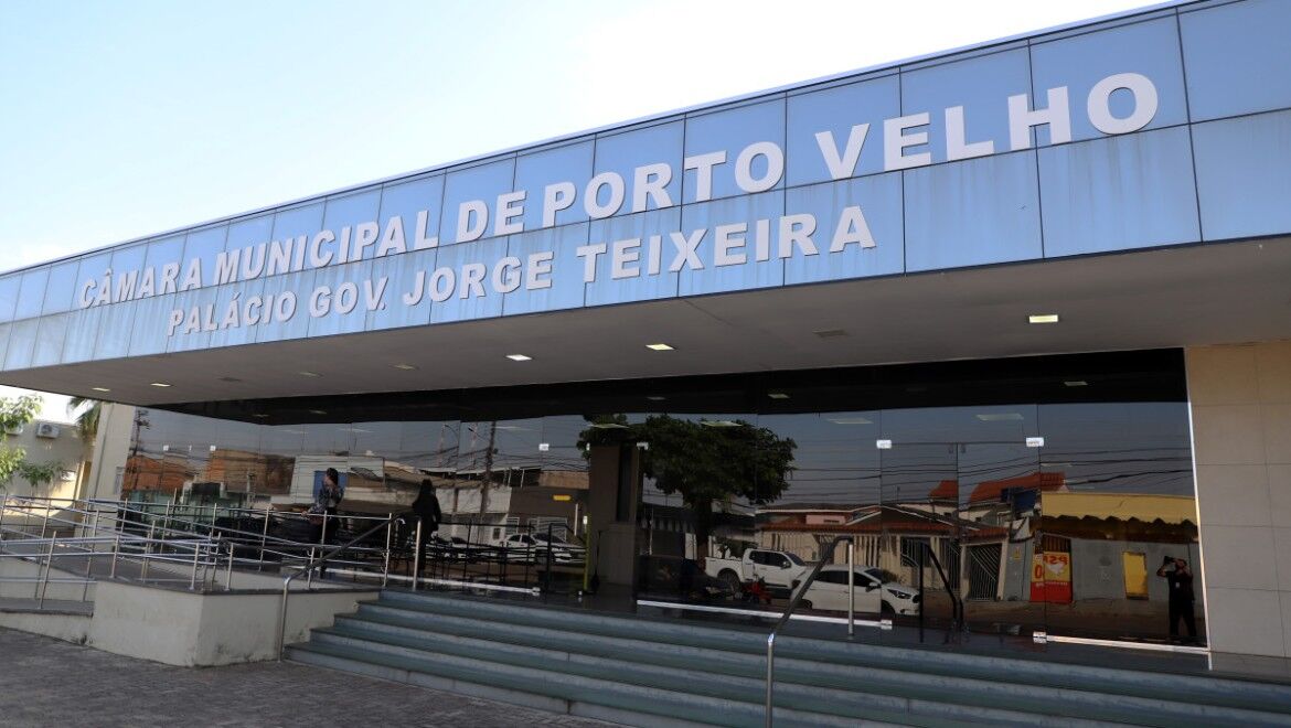 Câmara de Porto Velho abre concurso com salários de até R$ 8,1 mil