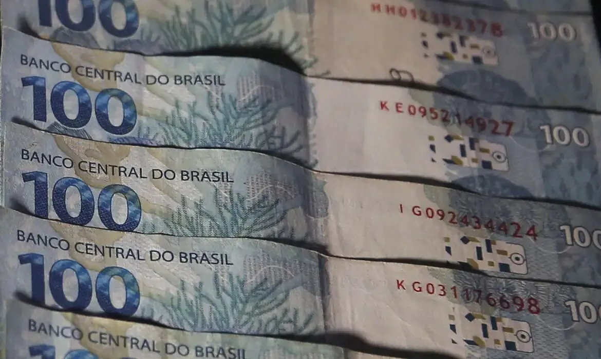NOTÍCIA BOA -  Receita paga quinto lote de restituição do Imposto de Renda 2025
