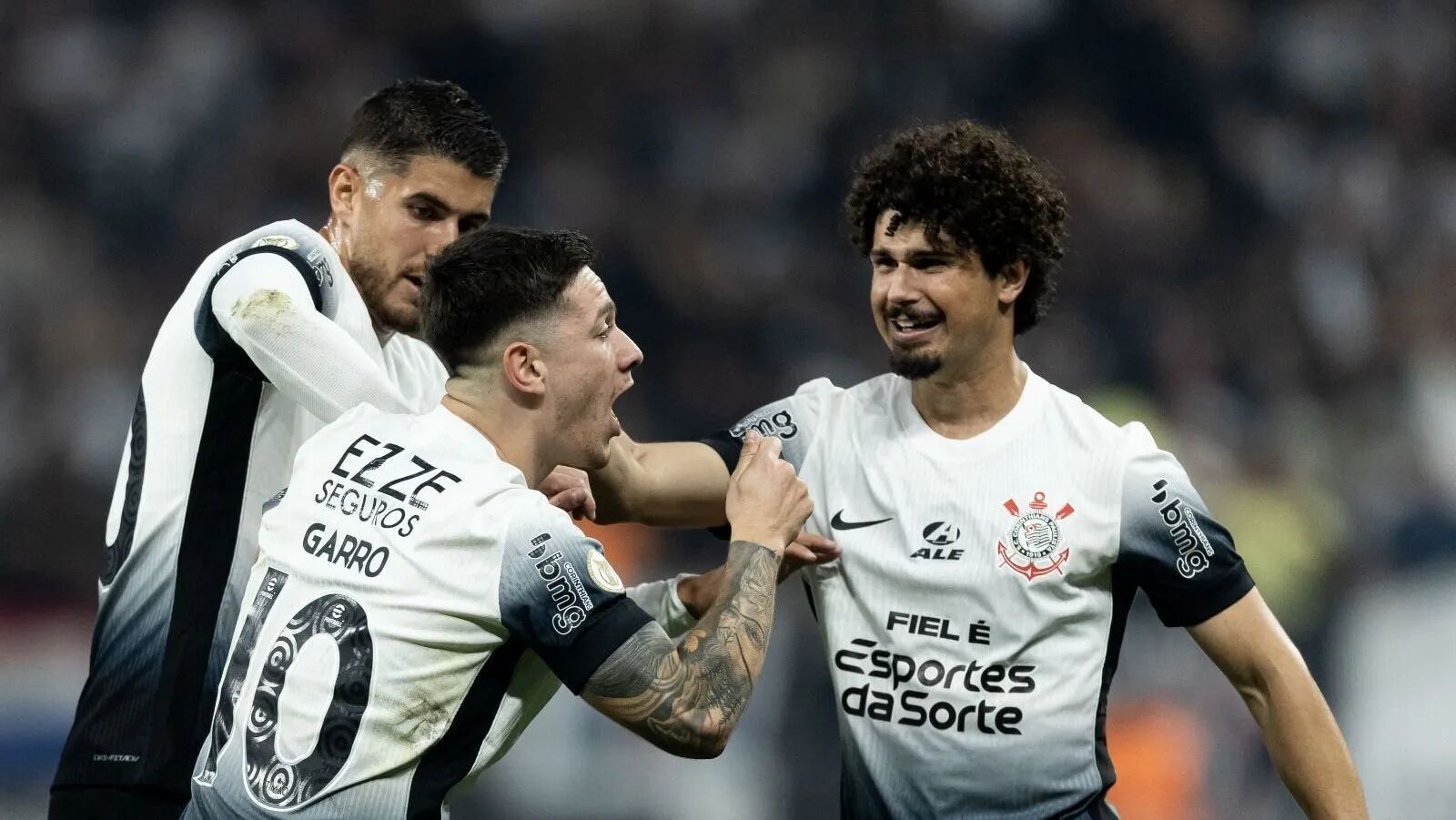 JOGOS DE HOJE (01/10/25) - Onde assistir futebol ao vivo e horários das partidas
