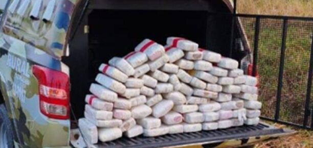 FUGA ABARROTADO DE DROGA - Traficante é preso em flagrante após “furar” barreira policial em Vilhena com carro cheio de maconha
