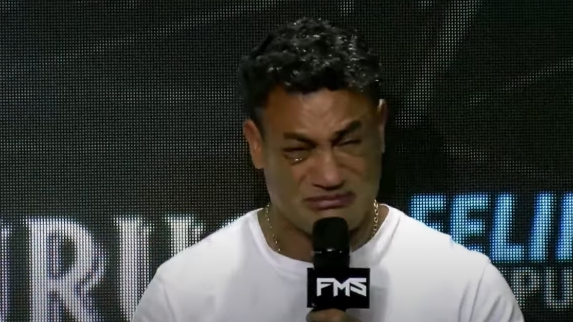 Popó chora, anuncia aposentadoria e lamenta briga com Wanderlei Silva

