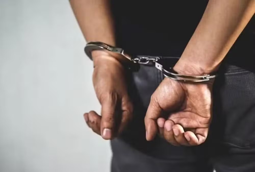 Três homens são presos suspeitos de incendiar provedores de internet em RO
