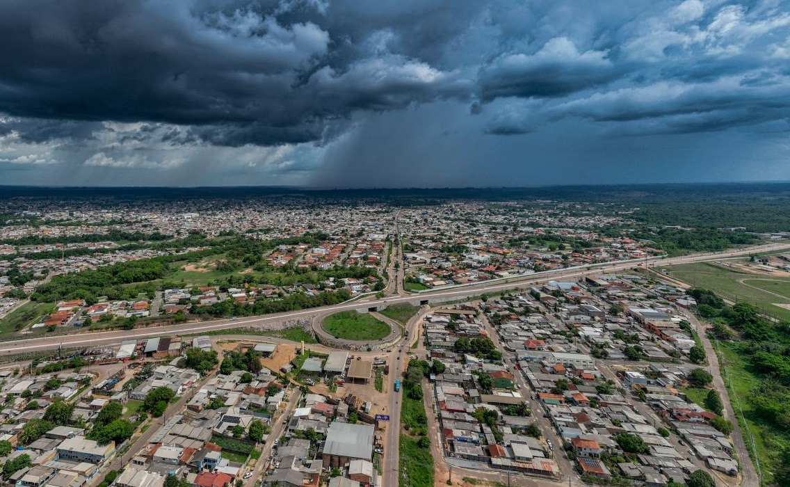 Previsão indica quinta-feira com fortes chuvas e calor em Rondônia
