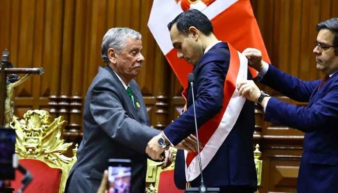 Peru tem novo presidente após destituição de Dina Boluarte

