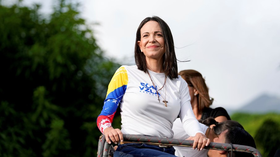 Líder da oposição na Venezuela, María Corina Machado leva Nobel da Paz
