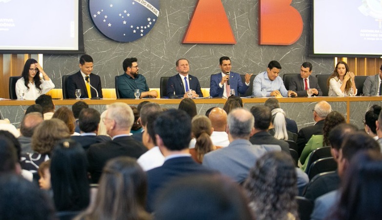 Alero realiza sessão solene itinerante em Cacoal em alusão ao dia do advogado e da justiça

